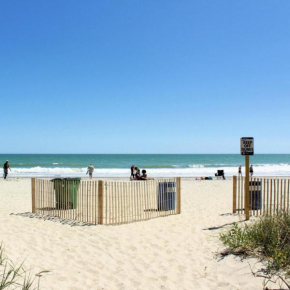 Sandy Beach Oceanfront Resort by Palmetto Vacations, Myrtle Beach